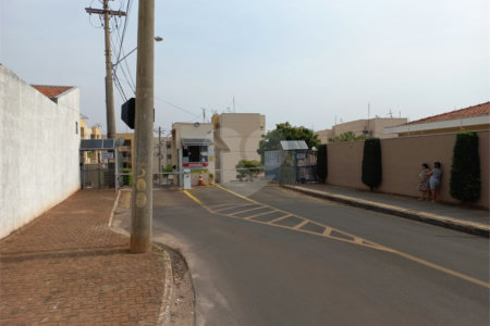 Apartamento no Condomínio Residencial Jardim das Torres.