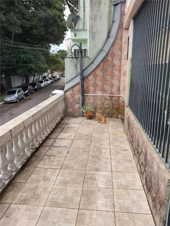 Sobrado à venda com 212 m², 2 quartos (suítes), 3 banheiros e 2 vagas de garagem, em São Caetano do Sul