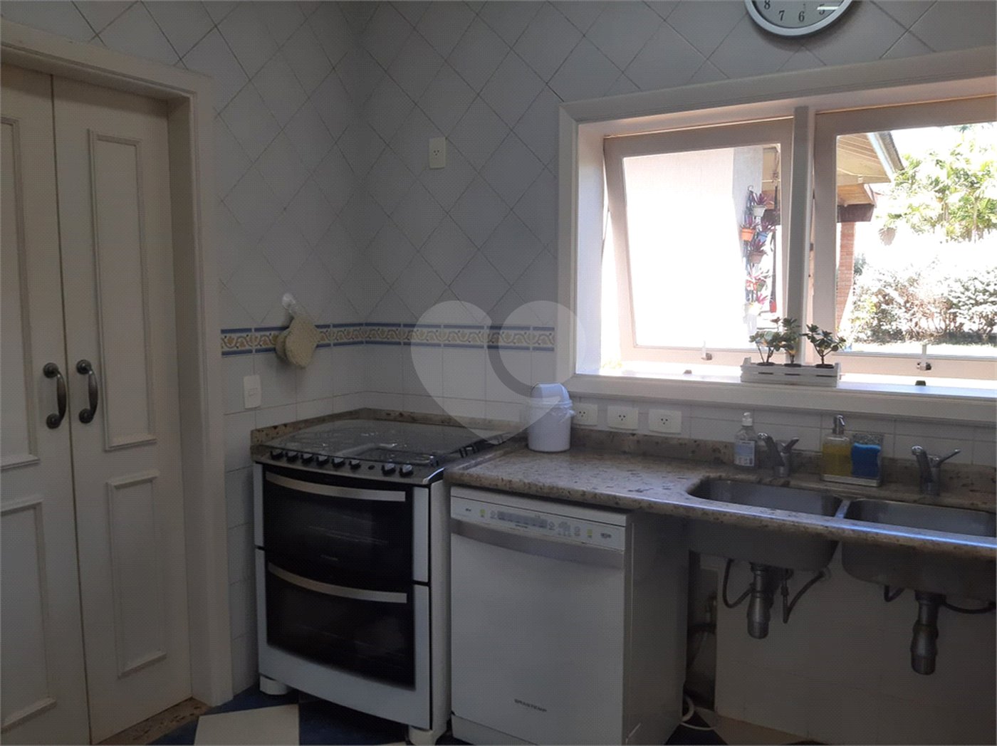 Casa à venda com 4 suítes no condomínio São Joaquim, Vinhedo - SP