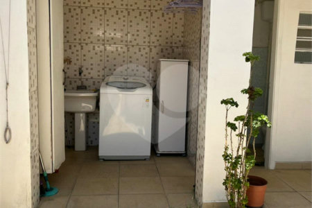 Sobrado à venda com 3 quartos, sendo 1 suíte, em Vila Santo Estéfano, São Paulo, SP