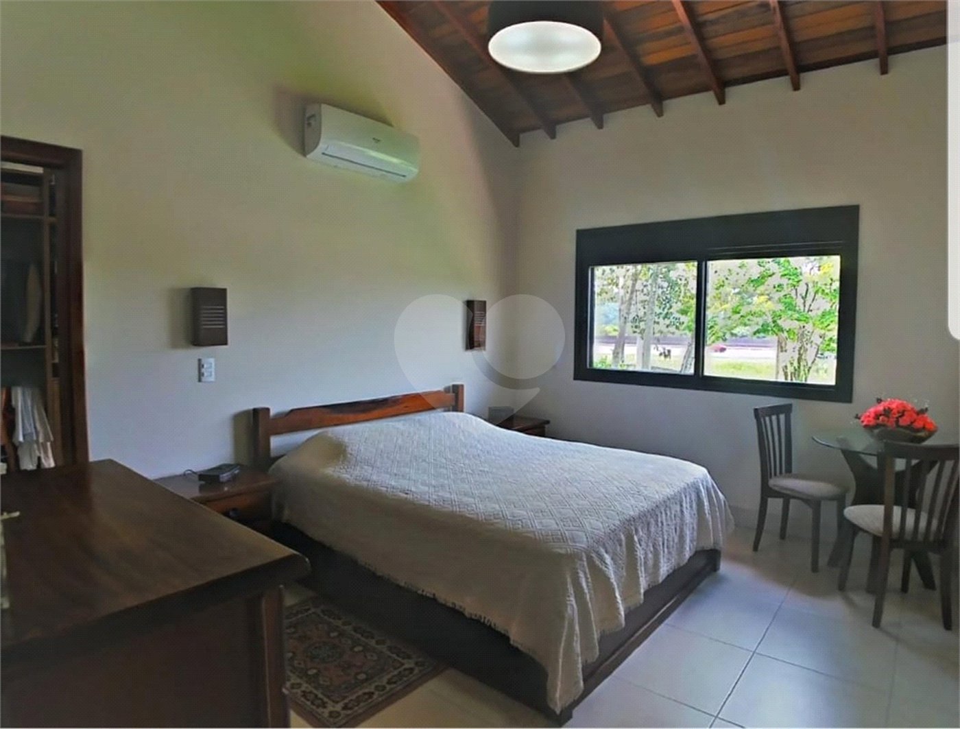 Casa à venda com 3 quartos, sendo 1 suíte, no condomínio Estância Marambaia, Vinhedo - SP