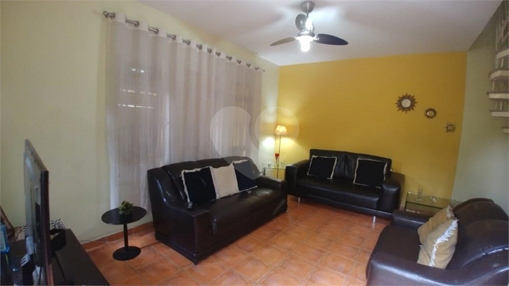 Sobrado à venda com 3 quartos, sendo 1 suíte,  em Tremembé, São Paulo, SP