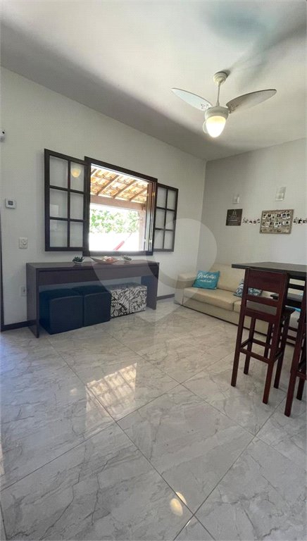 Casa à venda com 4 quartos, sendo 2 suítes, em Caravelas, Armação dos Búzios, RJ
