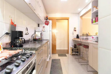 Apartamento à venda com 3 quartos, sendo 1 suíte, em Vila Mariana, São Paulo, SP