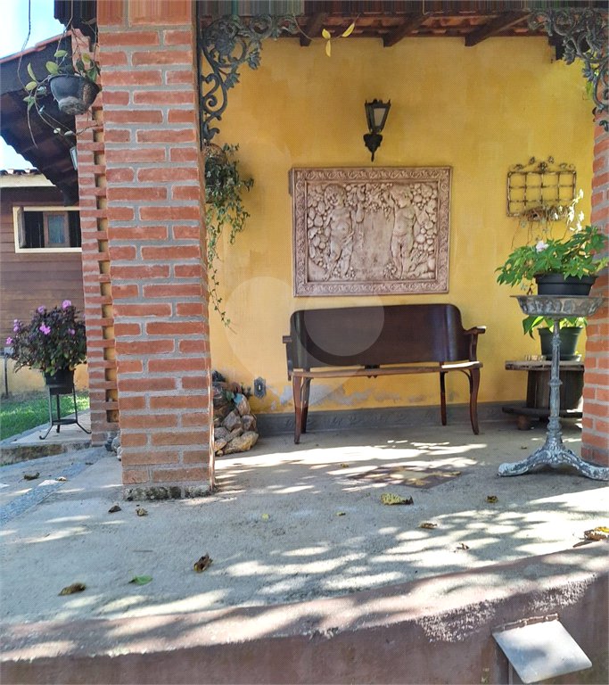 Casa em condomínio à venda com 4 quartos, sendo 2 suítes, no Centro, Bom Jesus dos Perdões, SP