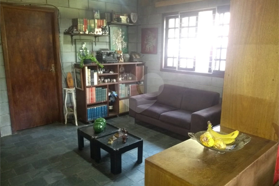 Casa à venda com 3 quartos, sendo 1 suíte, no condomínio Cinco Lagos, Mairiporã - SP