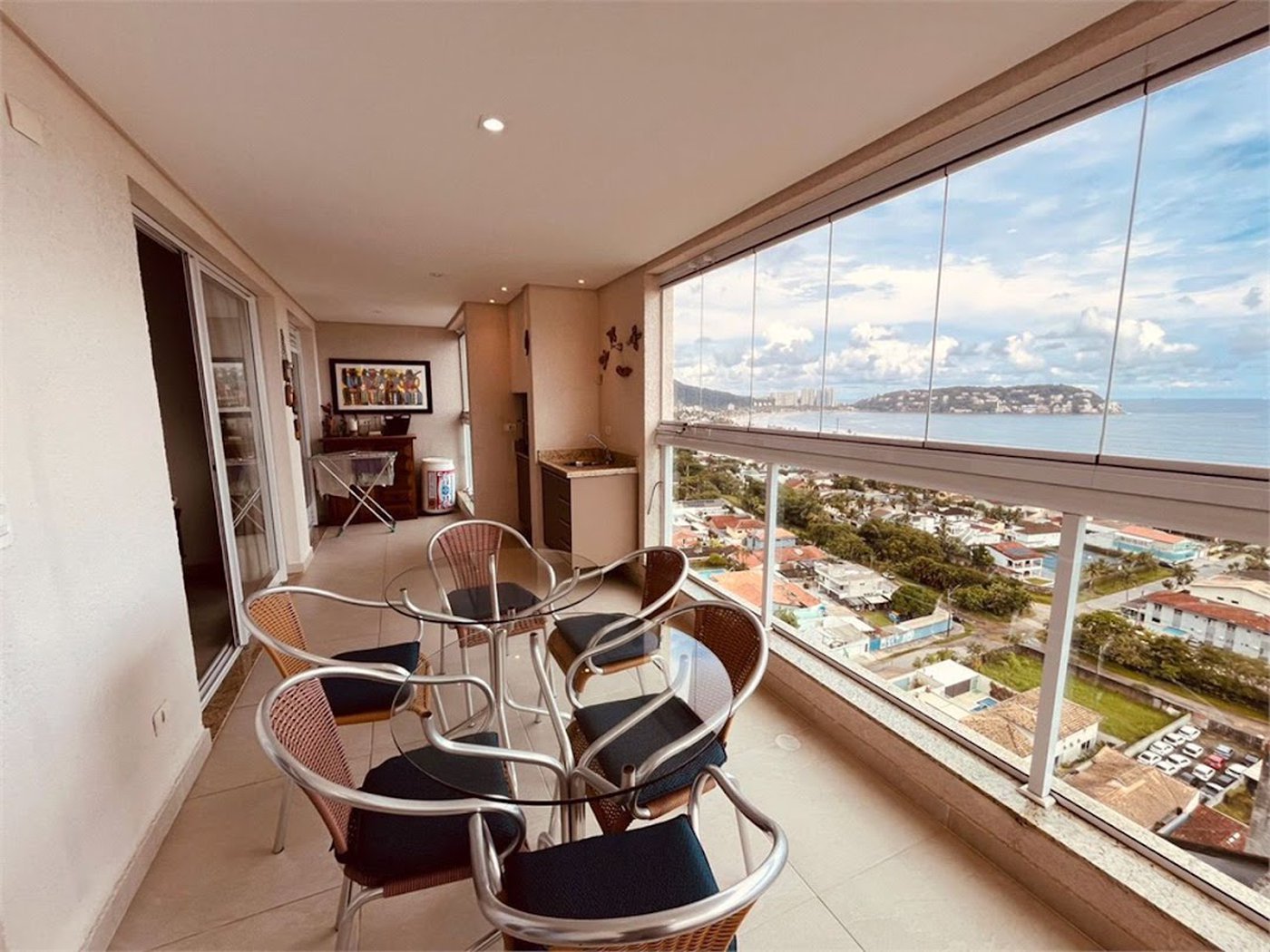 Apartamento Residencial à venda, Jardim Virginia, Guarujá - AP1313.