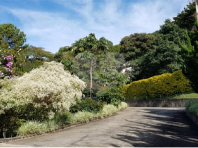 Casa à venda com 4 suítes no condomínio Monte Samkhya, Serra Negra - SP