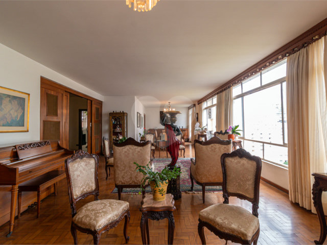 Apartamento à venda com 3 quartos, sendo 1 suíte,  em Jardim Paulista, São Paulo, SP
