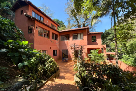 Casa à venda com 4 quartos, sendo 1 suíte, em Lagoa, Rio de Janeiro, RJ