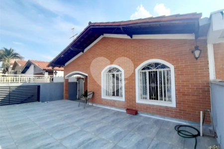 Casa Térrea à venda com 3 quartos, sendo 1 suíte, no Centro, Vinhedo, SP