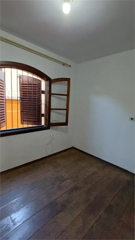 Sobrado à venda com 5 quartos, sendo 2 suítes, em Parque Continental, São Paulo, SP