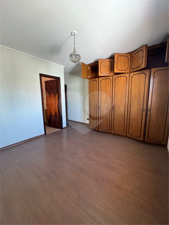 Casa à venda com 4 quartos, sendo 2 suítes,  em Vila Galvão, Guarulhos, SP