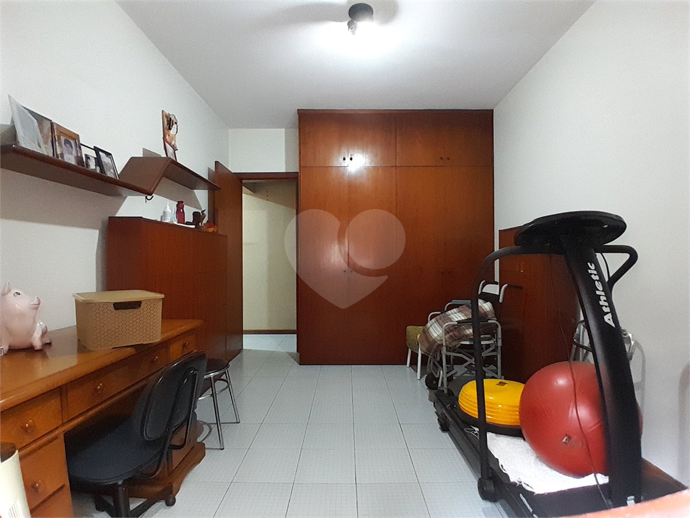 Casa Térrea à venda com 4 quartos, sendo 1 suíte, em Parque Continental, São Paulo, SP