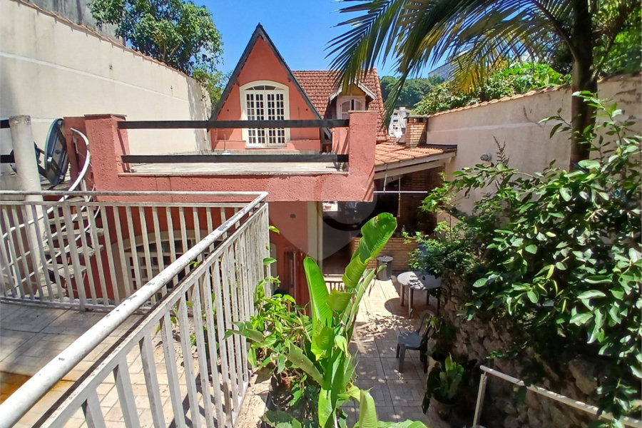 Sobrado à venda com 8 quartos, sendo 2 suítes, em Tremembé, São Paulo, SP