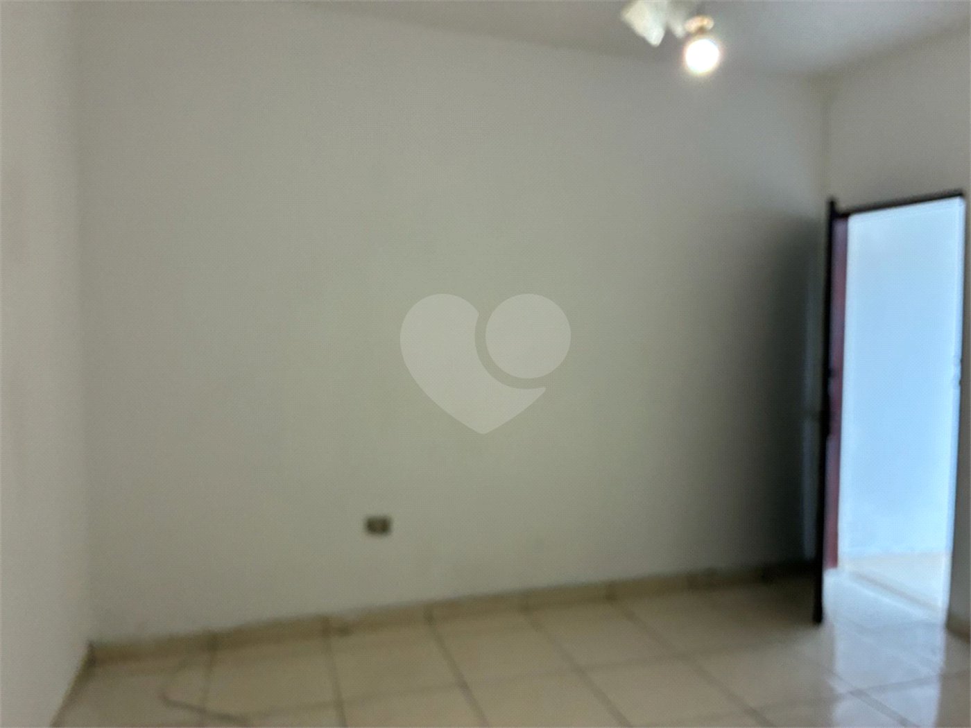 Casa à venda com 3 quartos, sendo 1 suíte,  em Vila Figueira, Suzano, SP
