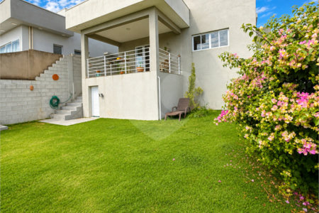 Casa à venda com 3 suítes no condomínio Via Castelli, Louveira - SP
