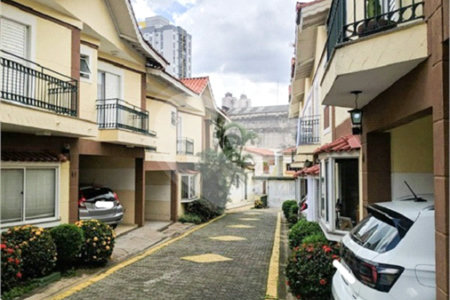 Casa à venda com 3 quartos, sendo 1 suíte, no condomínio Mariana, São Paulo - SP