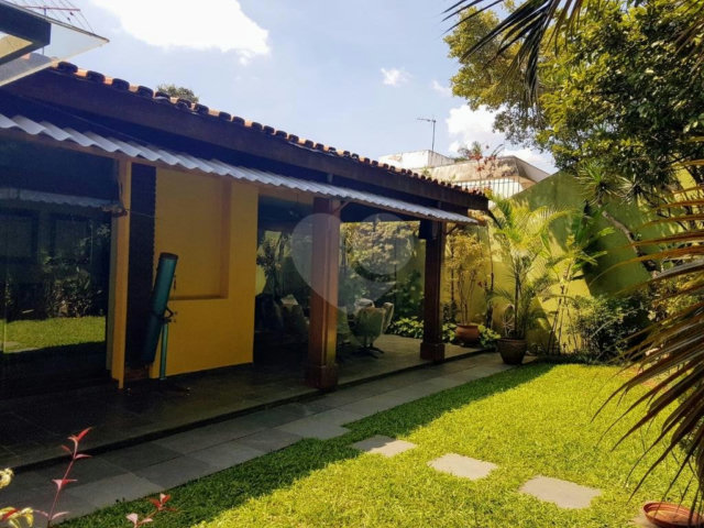 Sobrado à venda com 3 quartos, sendo 2 suítes,  em Brooklin Velho, São Paulo, SP