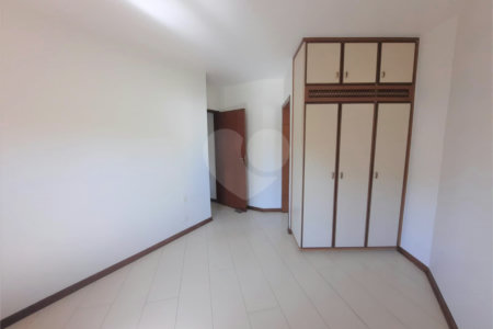 Sobrado à venda com 4 quartos, sendo 2 suítes, em Granja Julieta, São Paulo, SP