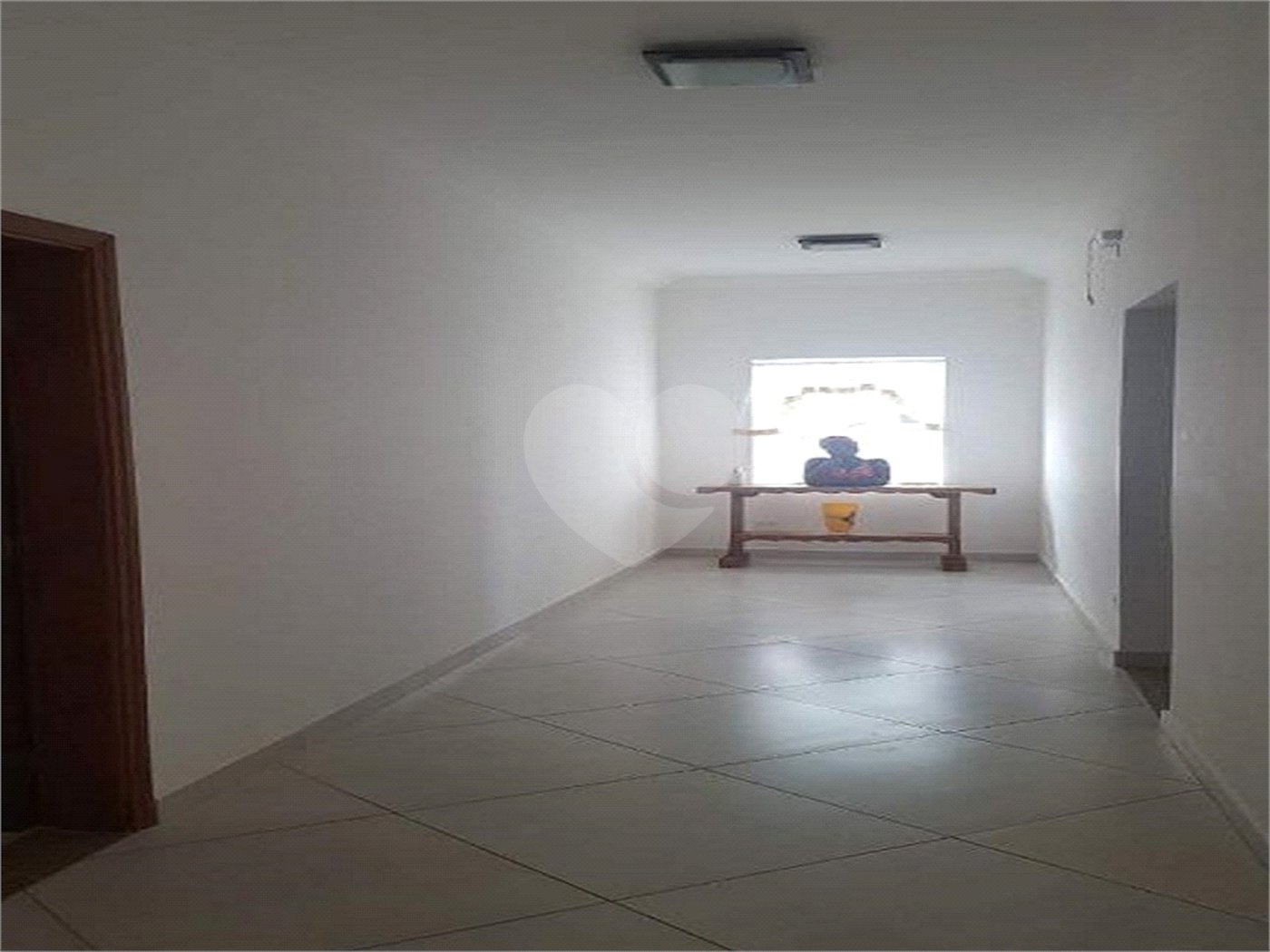 Casa à venda com 3 quartos, sendo 1 suíte, no condomínio Village Ipanema 1, Araçoiaba da Serra - SP