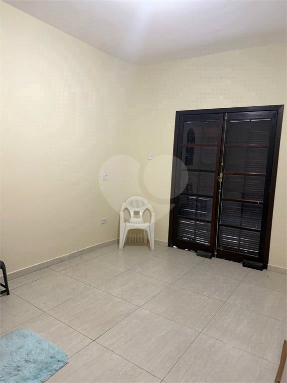 Casa à venda com 3 quartos, sendo 1 suíte, em Chácara Primavera, Suzano, SP
