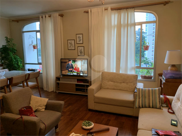 Apartamento à venda com 3 quartos, sendo 1 suíte,  em Jardim Marajoara, São Paulo, SP