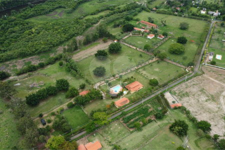 Casa à venda com 8 quartos, sendo 4 suítes, no condomínio Santa Filomena, Salto - SP