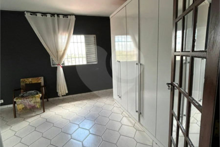 Casa à venda com 3 quartos, sendo 1 suíte, em Jardim Capão Redondo, São Paulo, SP