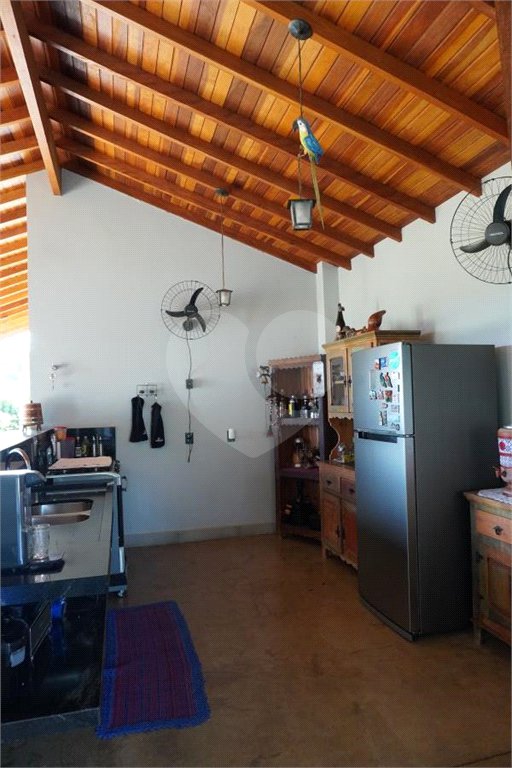 Casa à venda com 4 quartos, sendo 2 suítes, no condomínio Primavera, Salto - SP