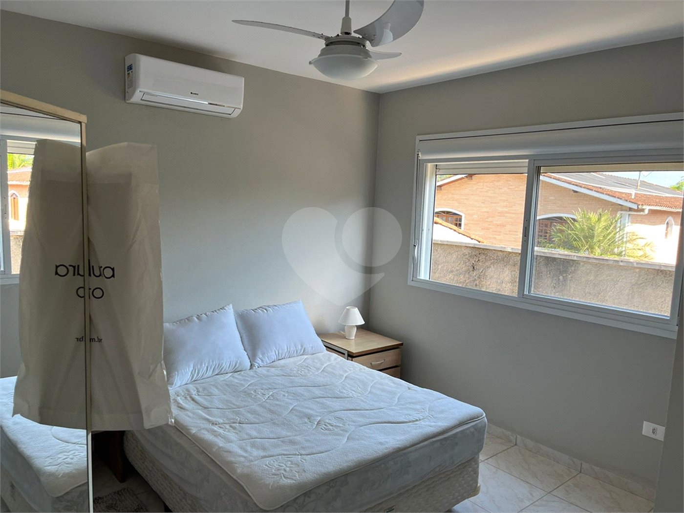 Casa à venda com 2 suítes no condomínio Recanto da Lagoinha, Ubatuba - SP