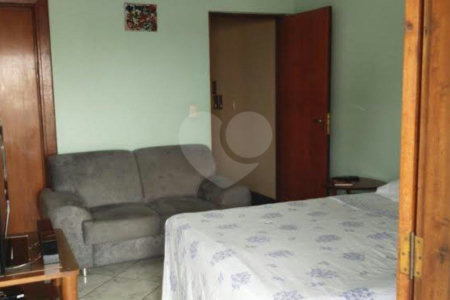 Sobrado à venda com 4 quartos, sendo 3 suítes, em Vila Maria Alta, São Paulo, SP