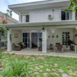 Casa à venda ou para alugar com 4 quartos, sendo 2 suítes, em Ibirapuera, São Paulo, SP