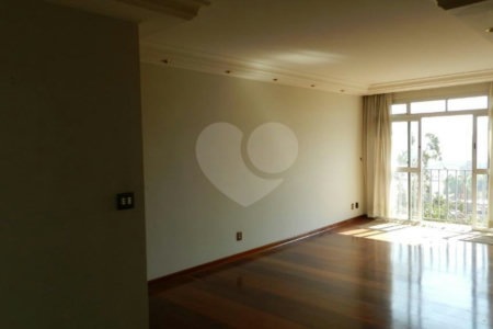 Apartamento à venda com 3 quartos, sendo 1 suíte, em Alto da Boa Vista, São Paulo, SP