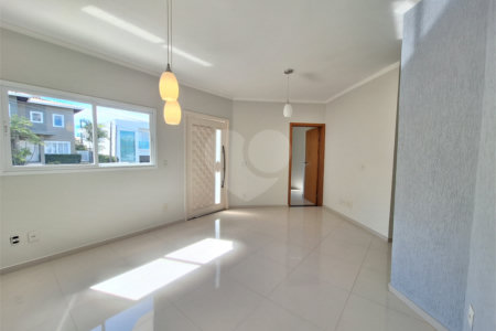 Casa à venda com 4 suítes no condomínio Terras de São Francisco, Vinhedo - SP