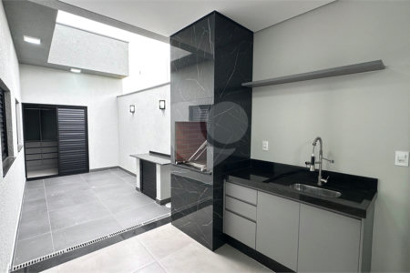 Casa Térrea à venda com 3 quartos, sendo 1 suíte, em Jardim Bom Sucesso, Indaiatuba, SP