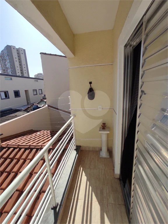 Sensacional sobrado c/ quintal e 3 dorms enormes com varanda! 12 min andando p/o metrô P Inglesa!