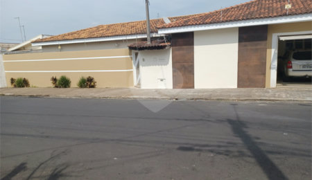 Casa Térrea à venda com 3 quartos, sendo 2 suítes,  em Parque Santa Felícia Jardim, São Carlos, SP