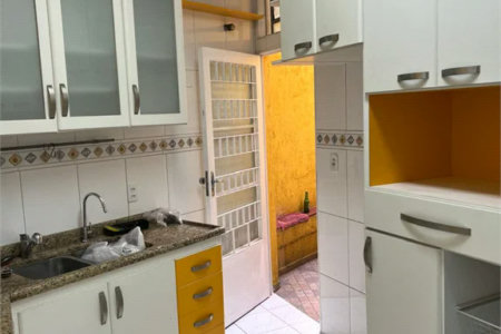 Sobrado à venda com 5 quartos, sendo 2 suítes, em Vila Universitária, São Paulo, SP