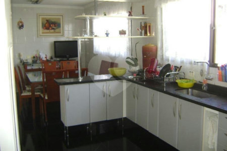Casa à venda com 3 suítes em Vila Firmiano Pinto, São Paulo, SP