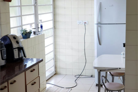 Casa à venda com 4 quartos, sendo 2 suítes,  no condomínio Acmti - Colinas do Mosteiro, Terras de Itaici e Recanto dos Pássaros, Indaiatuba - SP