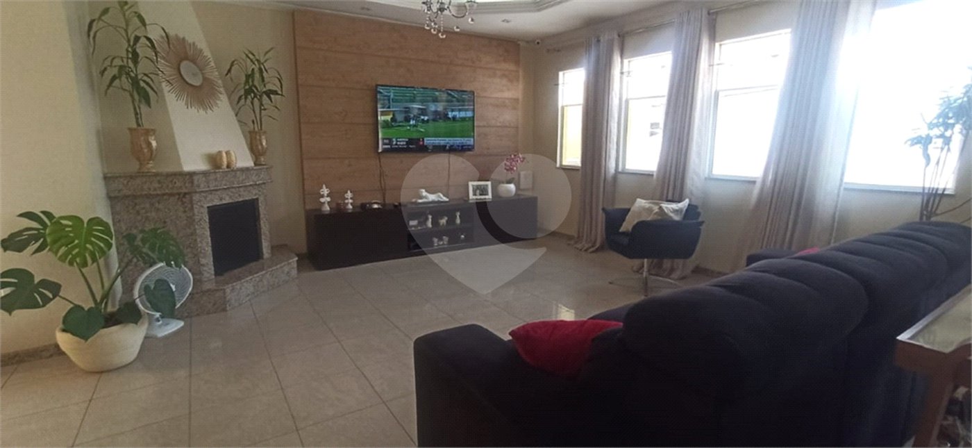 Sobrado à venda com 3 suítes em Vila Mazzei, São Paulo, SP