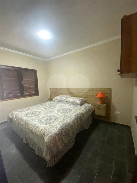 Casa à venda com 4 suítes no condomínio Vale da Santa Fé, Vinhedo - SP