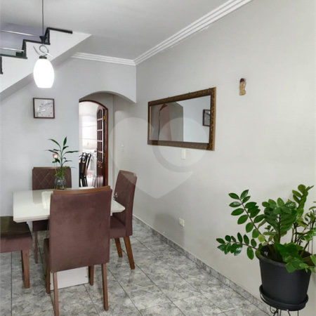 Casa à venda com 4 quartos, sendo 1 suíte, em Jardim Leila, Guarulhos, SP