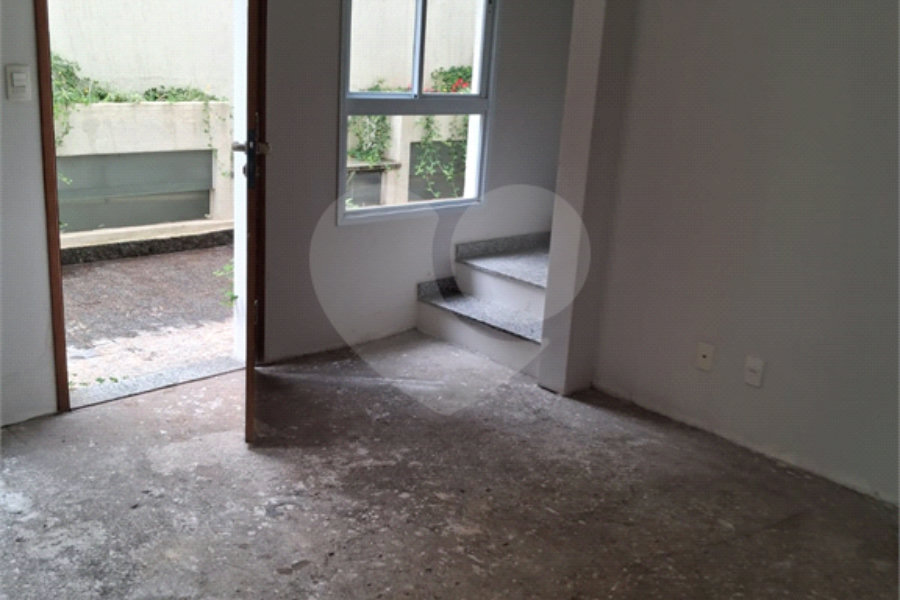 Casa à venda com 2 suítes no condomínio Residencial Vila de Motalegre, São Paulo - SP