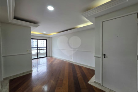 Apartamento à venda com 2 quartos, sendo 1 suíte, em Vila Olímpia, São Paulo, SP