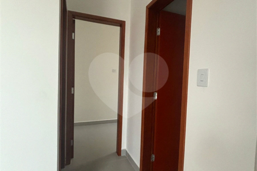 Casa à venda com 2 quartos, sendo 1 suíte, no condomínio Maracujas, São Paulo - SP