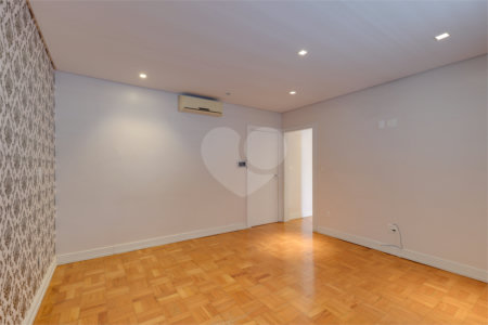Sobrado à venda com 4 quartos, sendo 2 suítes, em Brooklin Novo, São Paulo, SP