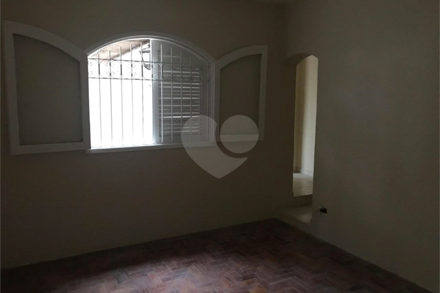 Sobrado à venda com 4 quartos, sendo 1 suíte, em Jardim Floresta, São Paulo, SP