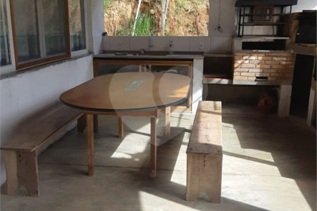 Sítio à venda com 3 quartos, sendo 1 suíte,  no Centro, Biritiba-mirim, SP